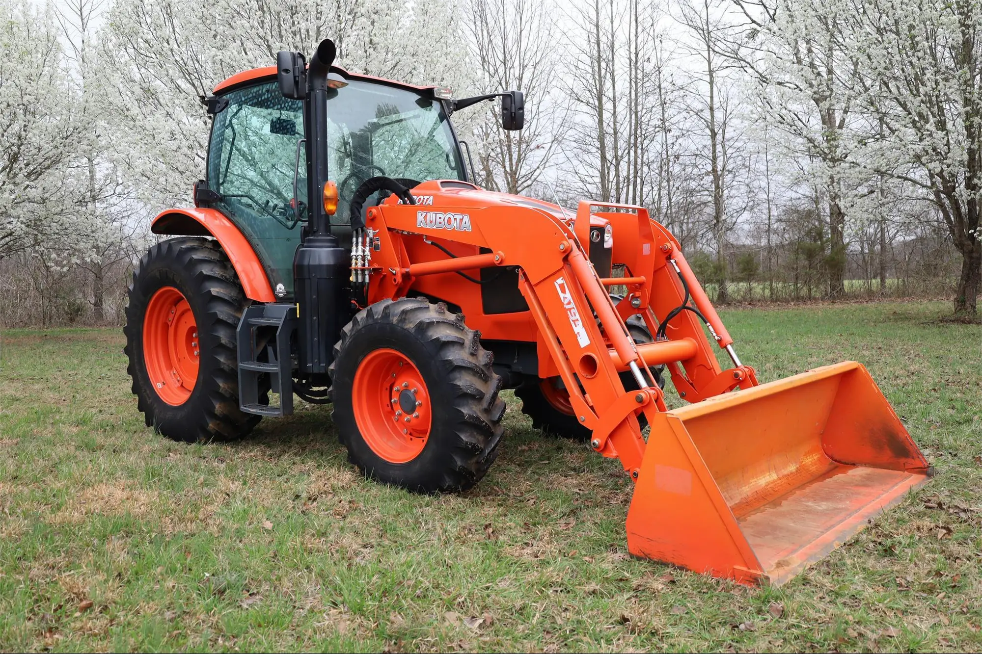 USED 2019 Kubota M6-111