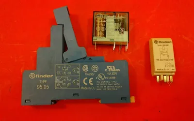 FINDER Type 95.05 + 99.02.9.024.99, + 40.525 used. 4B
