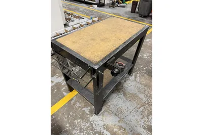 Used _UNKNOWN_ _UNKNOWN_ Work Benches Utah US | KD Auctions #1553884