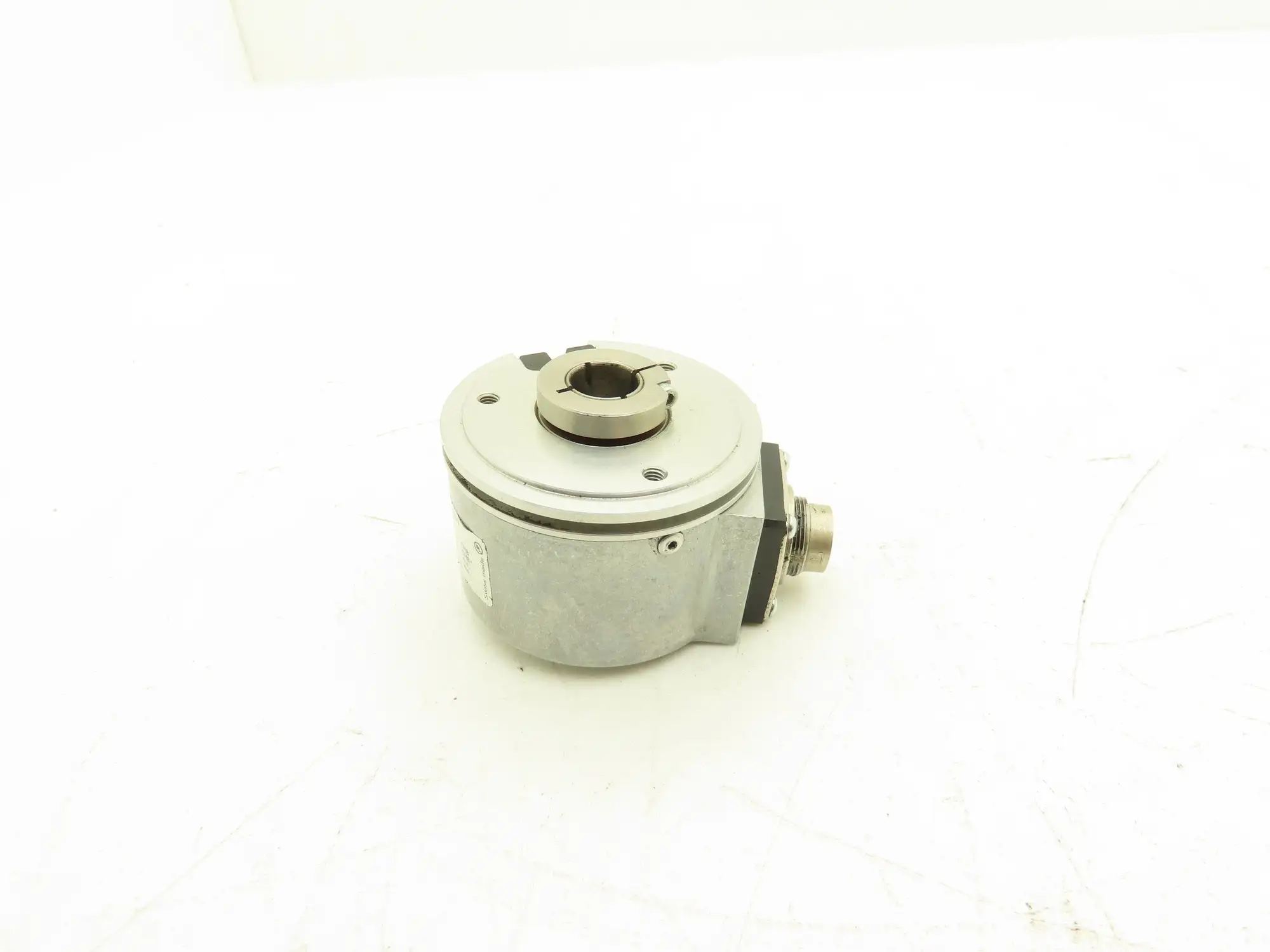 Baumer Electric BHF 16.05A2048-E2-9 Rotary Encoder 12mm Blind Hollow Shaft J163