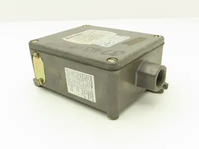 Barksdale B2T-M32 Pressure Actuated Switch 160-3200 PSI