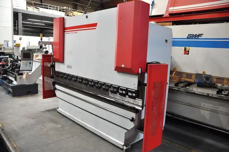 Used BAYKAL APHS 200 TON X 3100 MM CNC Press Brakes | Apt International N.V #372999