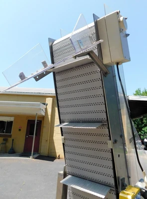 USED KISS PACKAGING ELEVATOR ELEVATOR