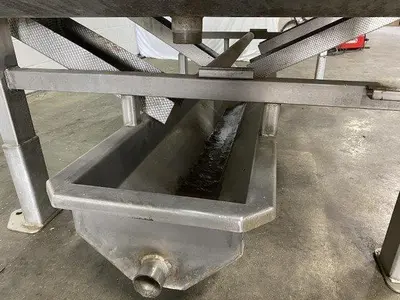 VMW 8' Sorting Conveyor