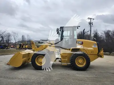 USED 2024 CATERPILLAR 910