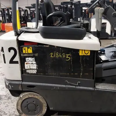 USED 2019 CROWN FC5225-60