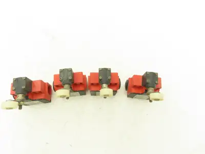 Bernstein BI-SU1Z AH Limit Switch 10A 500V 30mm Arm Plastic Roller Lot of 4