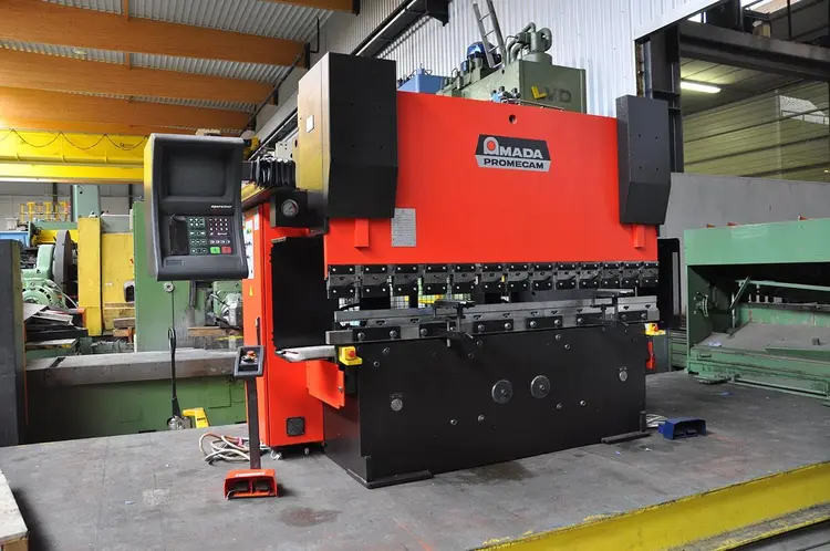Used AMADA PROMECAM HFB 80 TON X 2500 MM CNC Press Brakes | Apt International N.V #373126