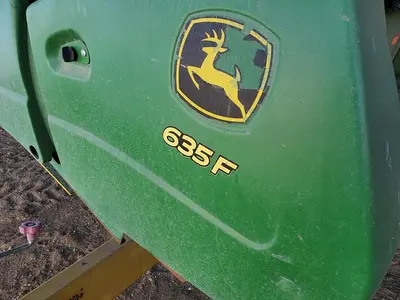 USED 2011 JOHN DEERE 635F