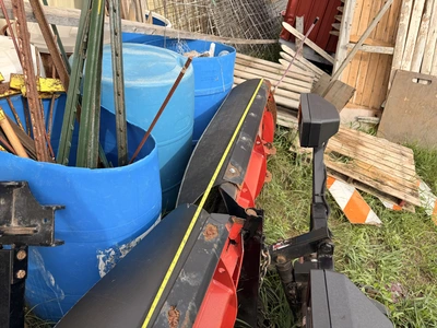 Used WESTERN UNIMOUNT 8'6" V-PLOW WITH MOUNTING BRACKETS Plow Blades Michigan US | Miedema Asset Management Group #1424733