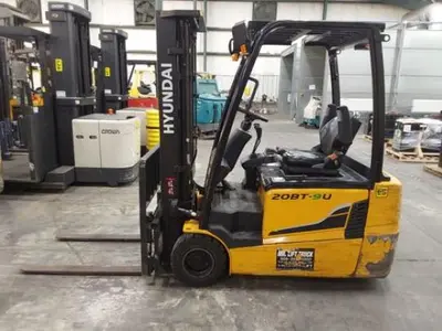USED 2020 HYUNDAI 20BT-9U