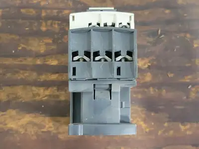USED TELEMECANIQUE LC1D32
