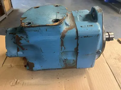 Used VICKERS 4520V-60A14-1BA20-283-B-90/0 Pumps | Surplus Asset Holdings #1206203