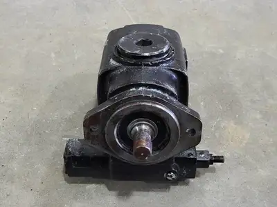 NEW OILGEAR PVWJ-022-A1UV-RSAY-P-1NNSN