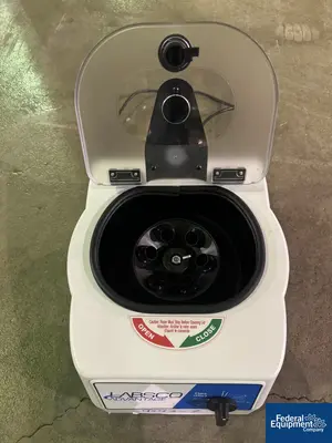 USED Labsco Labsco Advantage Centrifuge, Model 614B
