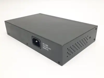 SMC-EZ1016DT | Unmanaged Fast Ethernet Switch, 16-Ports RJ-45 10/100 Mbps - Used