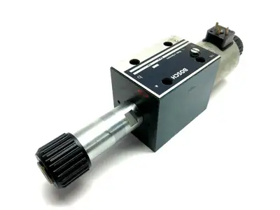 0 810 001 775 | Bosch  Hydraulic Valve 315 Bar - Used
