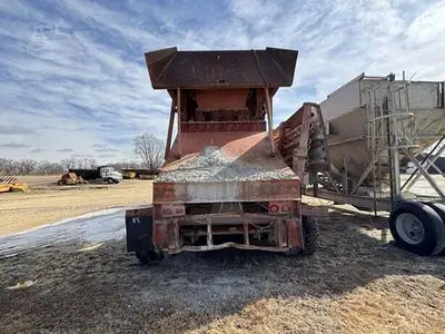 USED 2002 UNIVERSAL 130x150