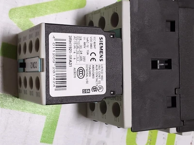 SIEMENS 3RT1026-1B CONTACTOR 24V