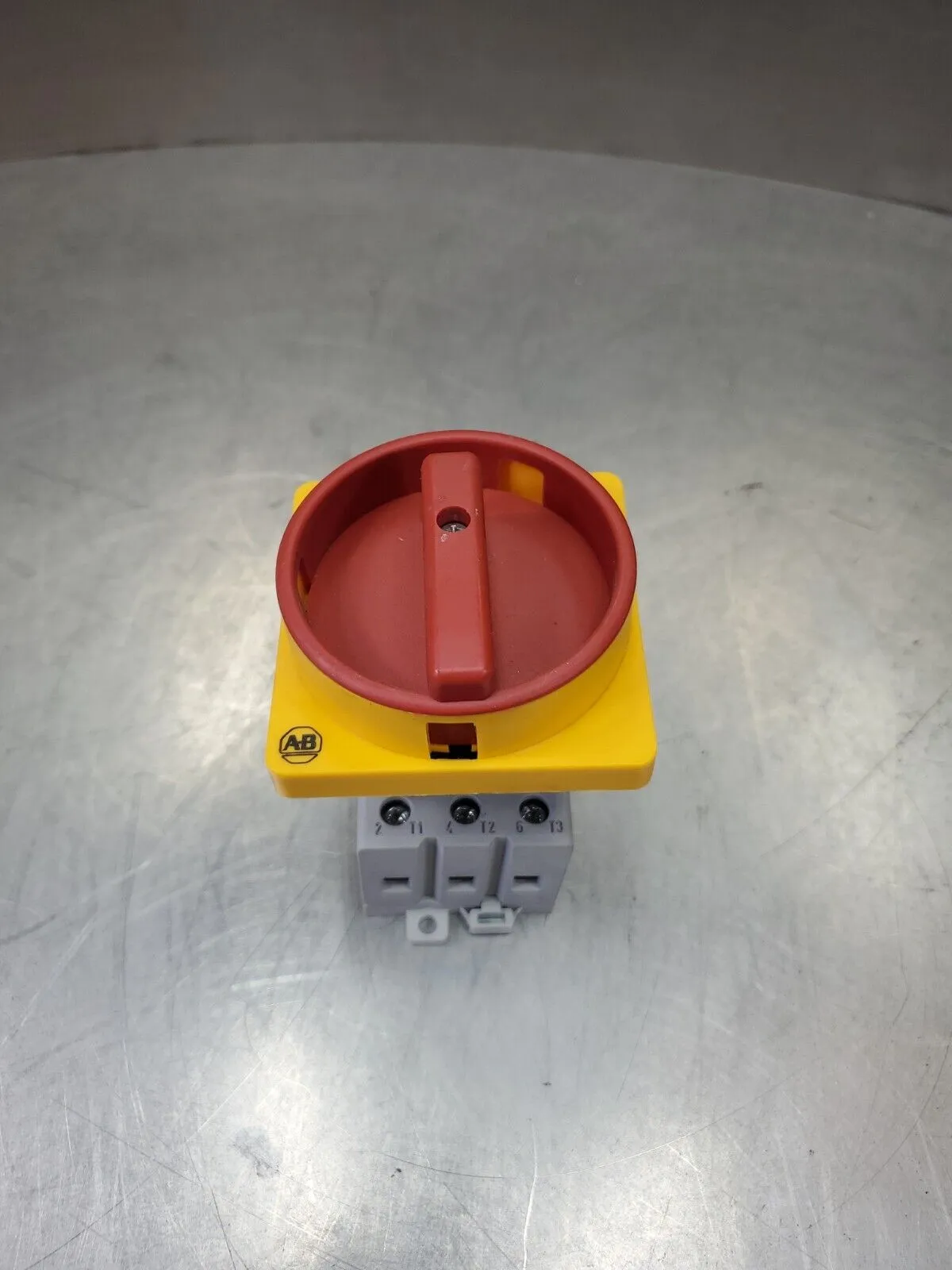 Allen Bradley 194E-A32-1753 Disconnect Switch w/ Operator Handle. 4E-5