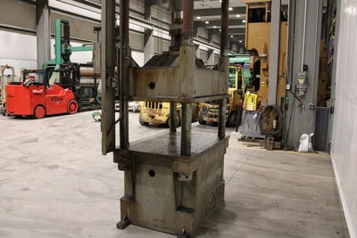 Dake 150 Ton Four-Post Press