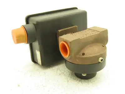 Universal Flow Monitors WVS6GM-6-A3WR-PC5-4.5D Flow Meter 6 GPM 3/4"NPT Bronze