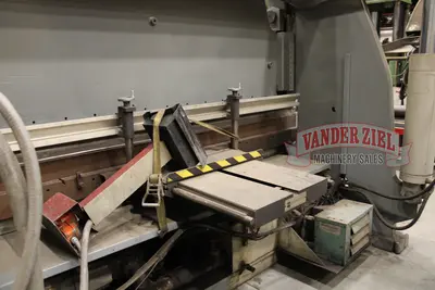 Accurpress 14' x 400 Ton Hydraulic Press Brake, Model 740012