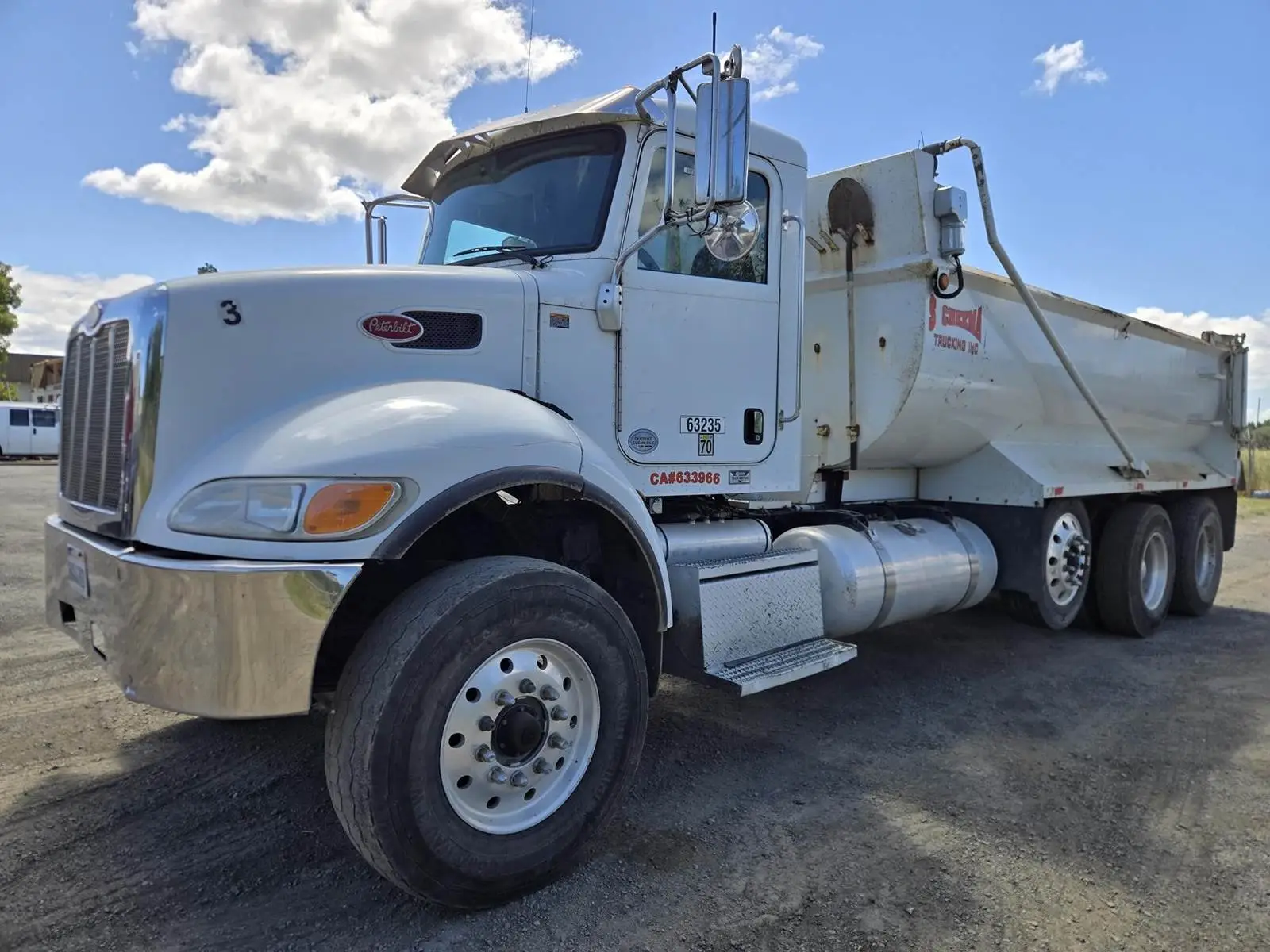 USED 2018 PETERBILT 348