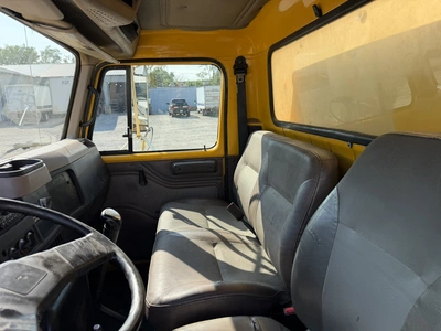 Used 2001 INTERNATIONAL 4900 4X2 Box trucks Indiana US | Miedema Asset Management Group #1414683