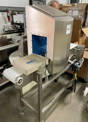 Used Loma Metal Detector Model IQ3