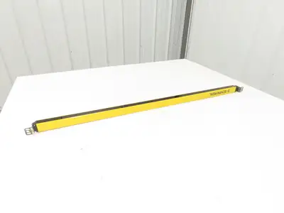 Schmersal SLC440-E-0890-14 Safety Light Curtain Transmitter 890mm 0.3-7mm -READ