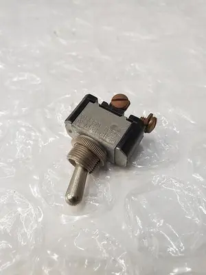 TOGGLE SWITCH ON-OFF 10A 250VAC