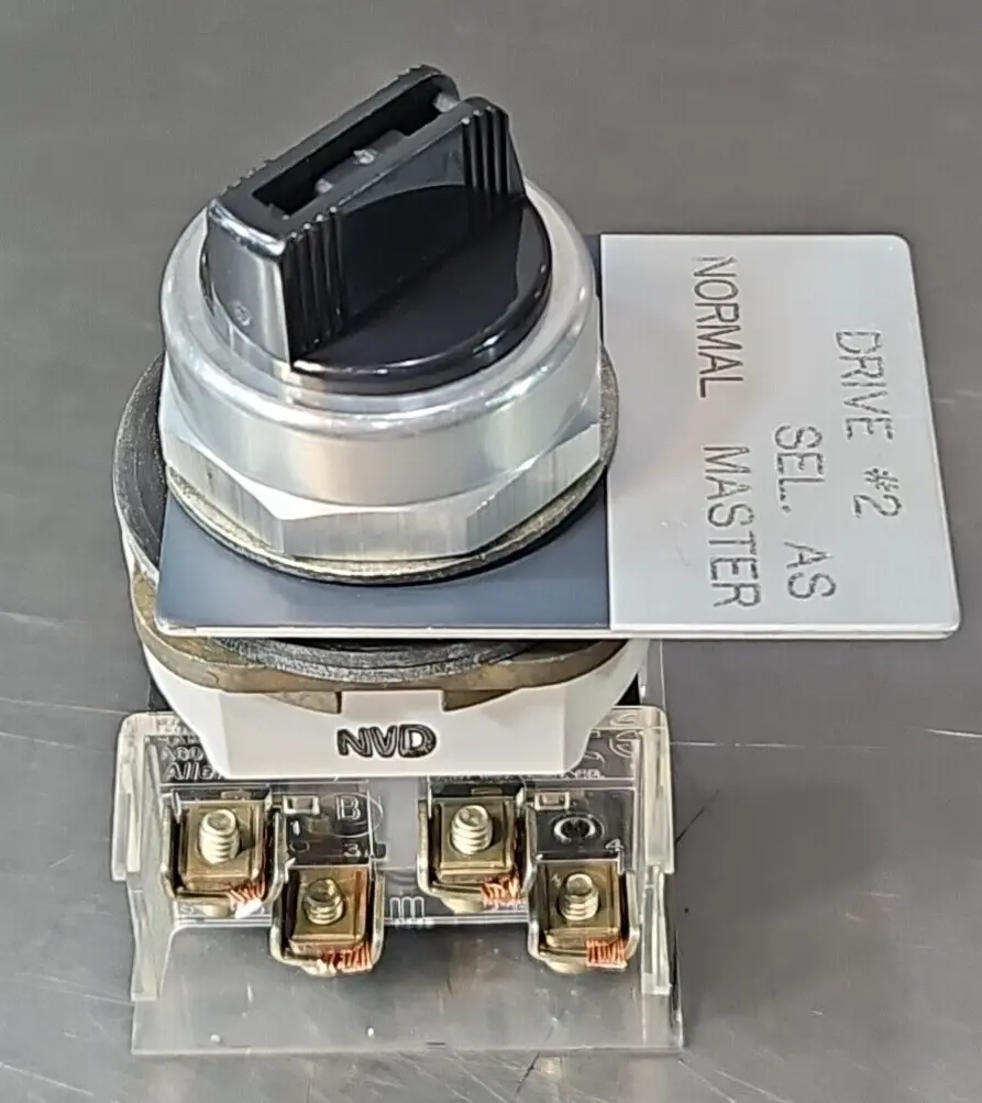 Allen Bradley 800T-J2 Series T 3 Position Selector Switch loc4B18