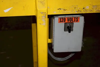 14" X 60" LEWCO POWERED ROLLER CONVEYOR