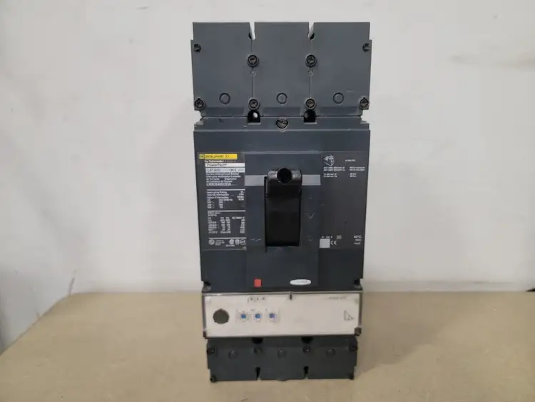 Used SQUARE D LRM36400U33X Switchgears British Columbia CA | Lenmark #409341