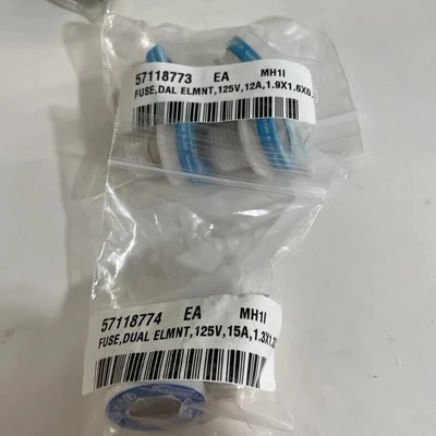 Large Lot Of Fuses (See Photos) Variety Of Amps And Volts