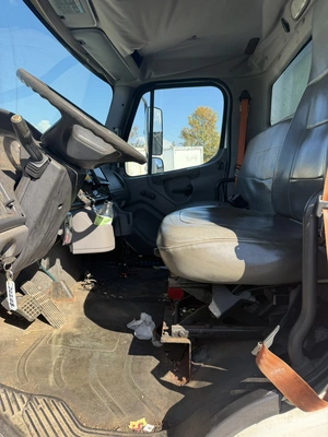 Used 2008 FREIGHTLINER BUSINESS CLASS M2 26' BOX TRUCK Box trucks Ohio US | Miedema Asset Management Group #1709414