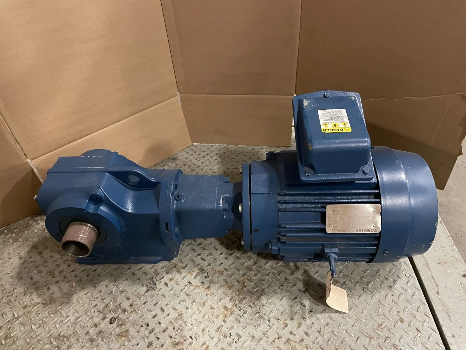 NEW Sew-Eurodrive KT77AM213/215 Worm Gear Drive / Speed Reducer 23.08:1 76rpm