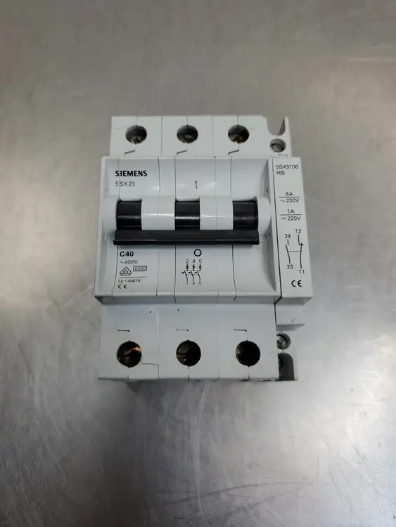 Used Siemens 5SX23 C40 Circuit Breaker, 3-Pole, 40 Amp, 400V w/5SX9100HS Circuit Breakers | Palmetto Automation #1150480