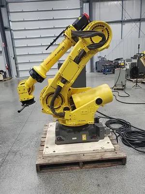USED 2012 FANUC R-2000IB/210F