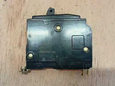Used SQUARE D QOB115 Switchgears British Columbia CA | Lenmark #1438657
