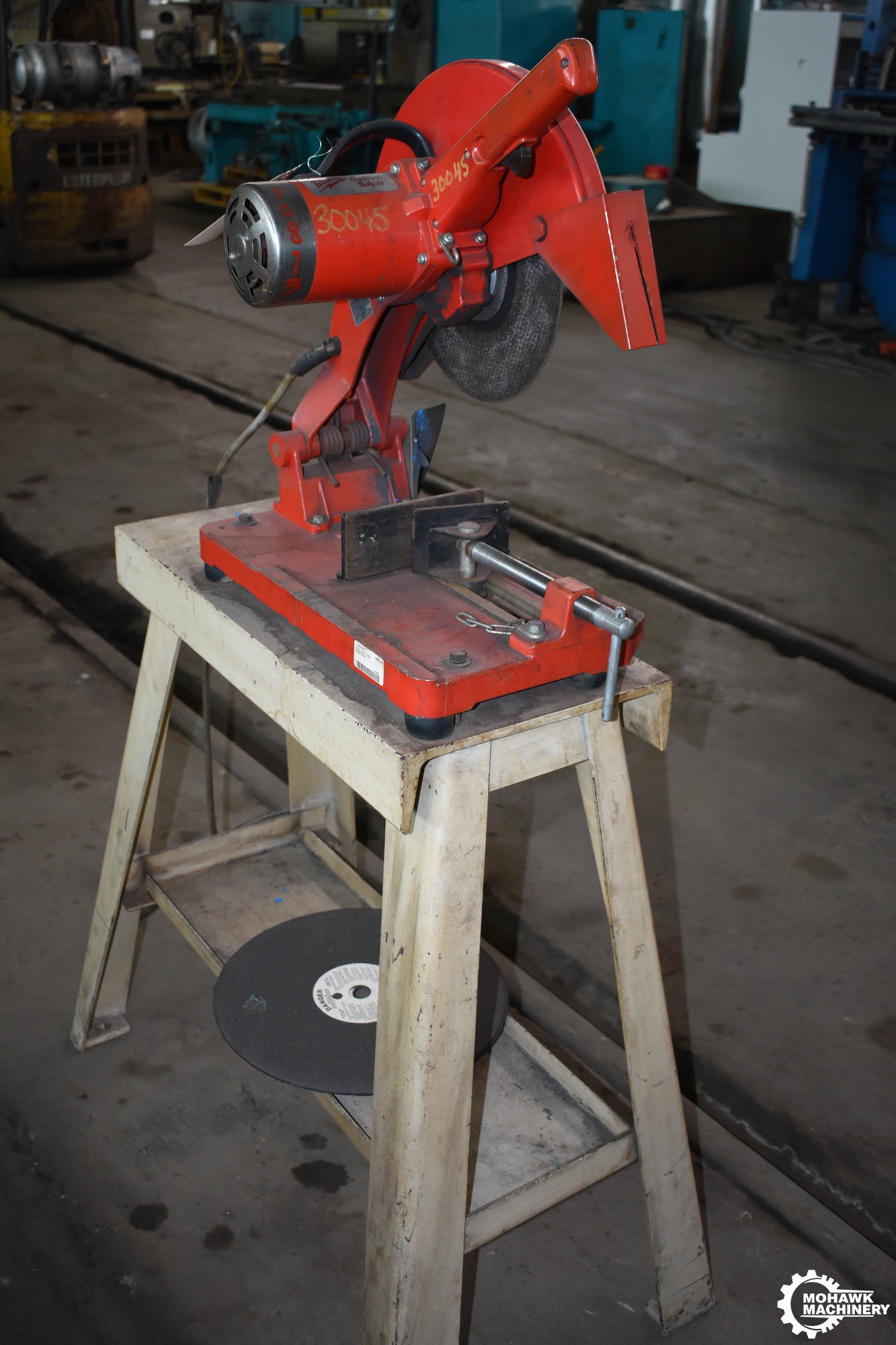 14" MILWAUKEE CHOP COLD SAW w/MANUAL VISE - WORK STAND