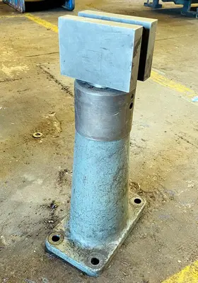 GIDDINGS & LEWIS Tool Holder