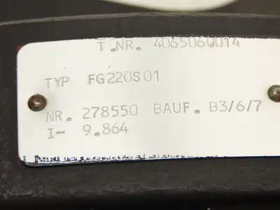 FG220S01 Gearbox Reducer 9.864 Ratio Dual Output Shaft IEC 63 Motor Adapter