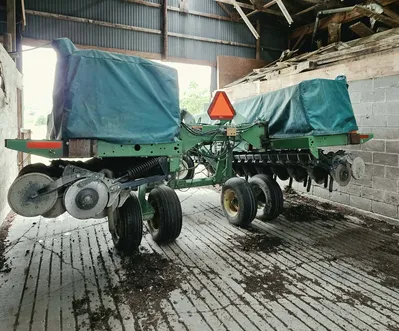 JOHN DEERE 455 Grain Drill | Iron Listing (4)