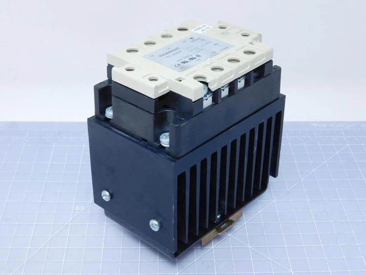 Used CARLO GAVAZZI _UNKNOWN_ Relays & Switches Texas US | OCO Industrial #1679170