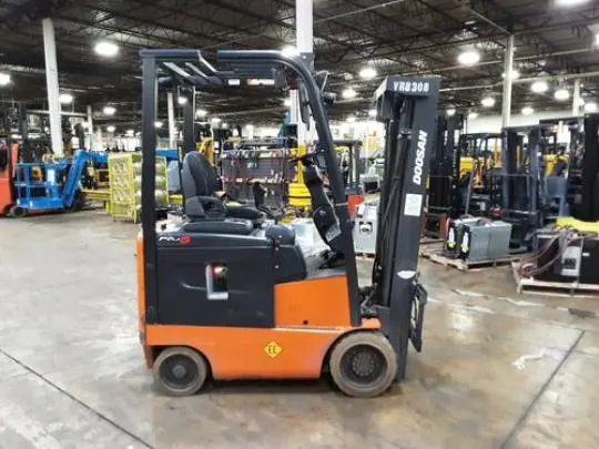 USED 2019 DOOSAN BC15S-5