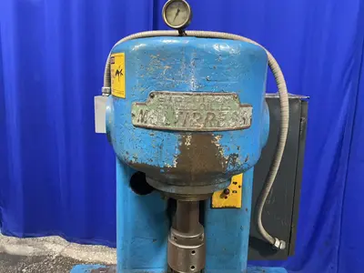 Used DENISON ENGINEERING CO. MC01FA11S01A01 Hydraulic Presses Ohio US | HGR 24 #1457524