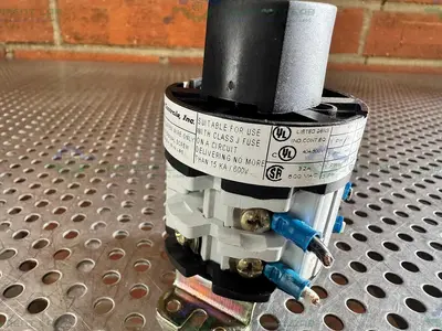 Used ADVANCE CONTROLS CB0320003LE2U 3 POLE, 32/40-AMP ROTARY CAM DISCONNECT SWITCH Electronics & Components California US | Equipment Lab #1453513