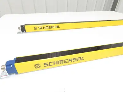 Schmersal SLC440COM-ER-0890-14 Safety Light Curtain Transmitter & Receiver Set